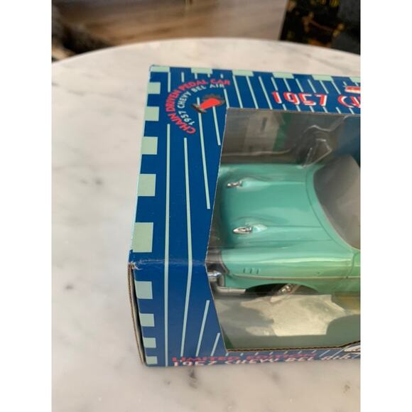 NIB Vintage Limited Edition 1:18 1957 Chevy Bel Air Surf Green Die-Cast Car - Picture 2 of 11